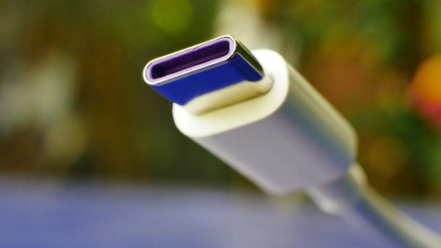 Online gekaufte USB-Netzteile weisen oft Sicherheitsmängel auf