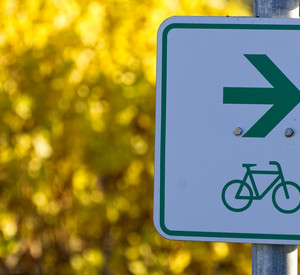 Richtungsweiser Fahrradweg