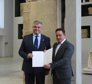 Alexander Kreisel und SGD Süd-Präsident Hannes Kopf bei der Verleihung