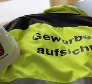 Signaljacke mit der Aufsicht "Gewerbeaufsicht"