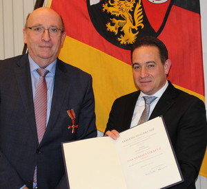 Heinrich Jöckel und SGD Süd-Präsident Hannes Kopf bei der Verleihung