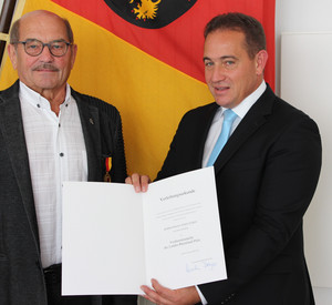 Franz-Josef Eckes und SGD Süd-Präsident Hannes Kopf bei der Verleihung